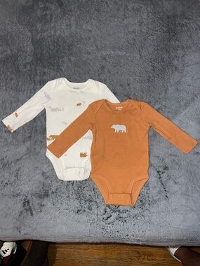 Pekkle Long-Sleeve Ribbed Bear One-Piece Bodysuits - Rust & Cream (2-Pack)